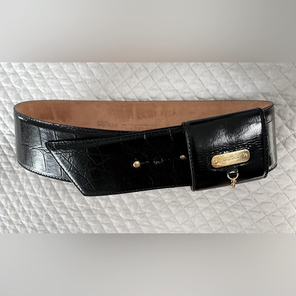 Alexander McQueen Vintage wide patent Belt with chain